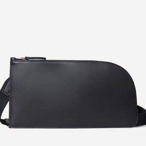 Everlane - The Leather Sling in Black